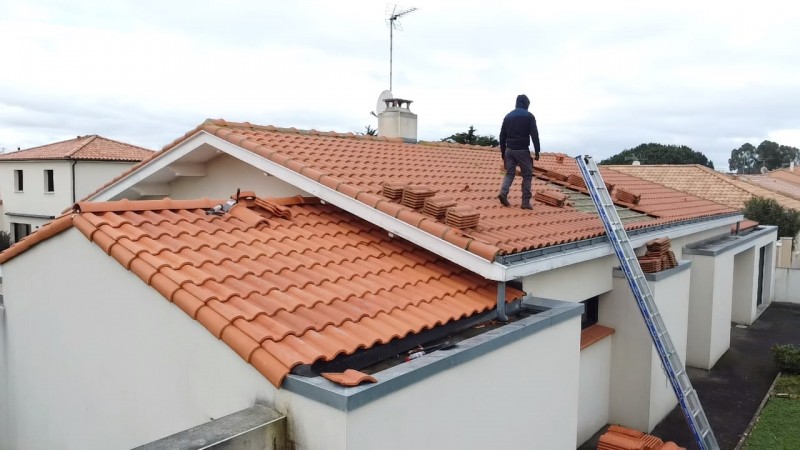 Changement en intégralité d’une toiture en tuiles et charpente à Pornic 44210
