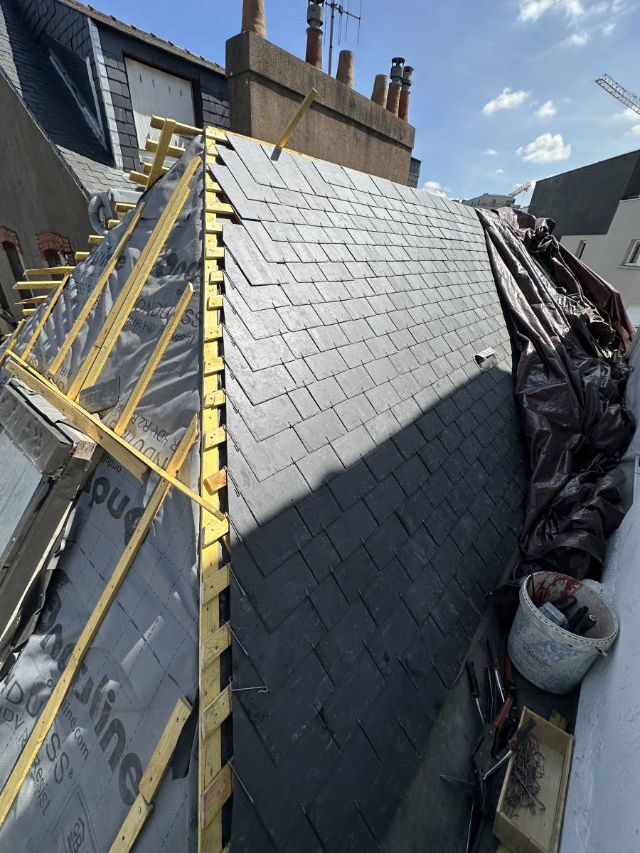installations des ardoise sur toiture 