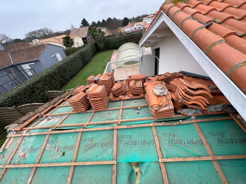 Réfection intégrale d’une toiture en tuiles et charpente à Pornic 44210
